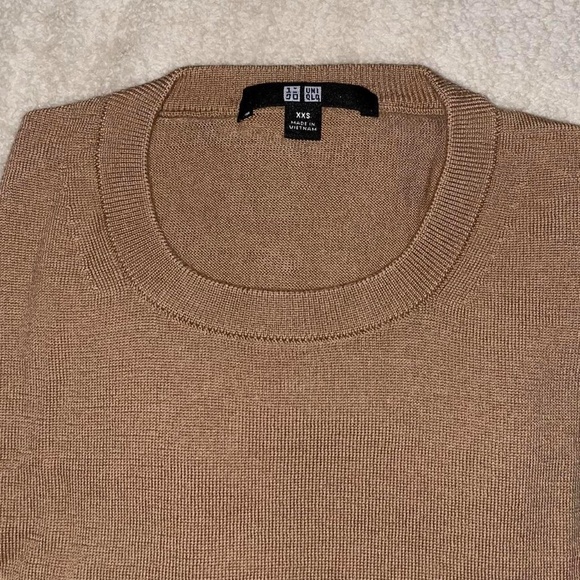 Uniqlo Merino Wool Crewneck Sweater Tan/Camel - Picture 2 of 7